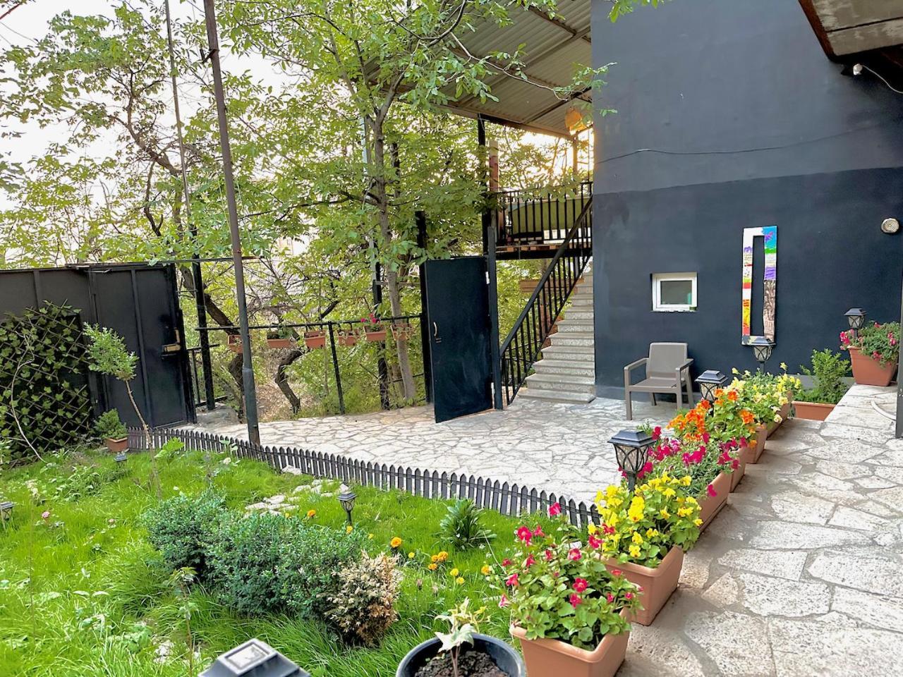 Cosy Studio With Beautiful Garden Γιερεβάν Εξωτερικό φωτογραφία